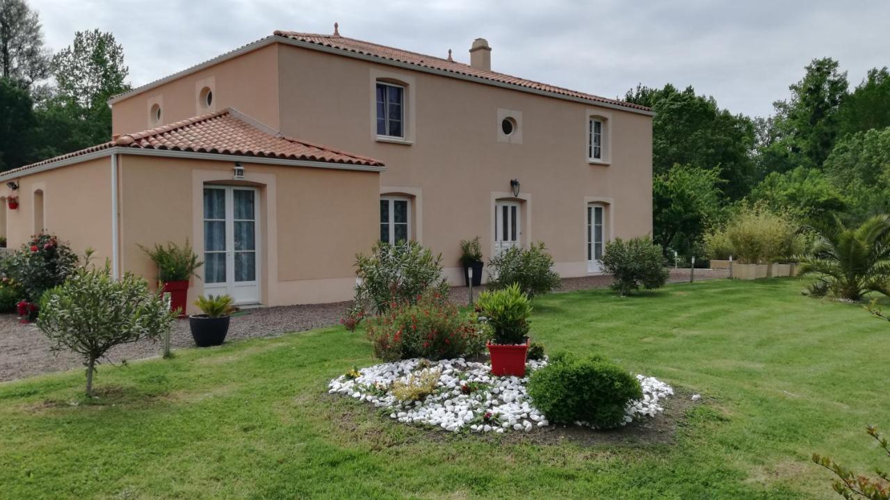 Le Logis Du Marais Bed & Breakfast Les Magnils-Reigniers Exterior foto